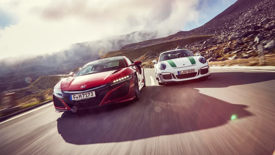 Porsche 911 R против Honda NSX