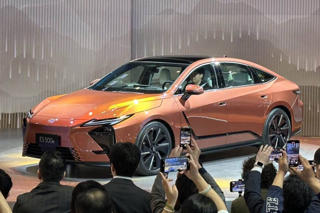 Lexus ES