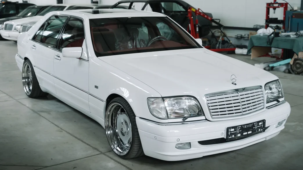 Mercedes-Benz S-Class W140