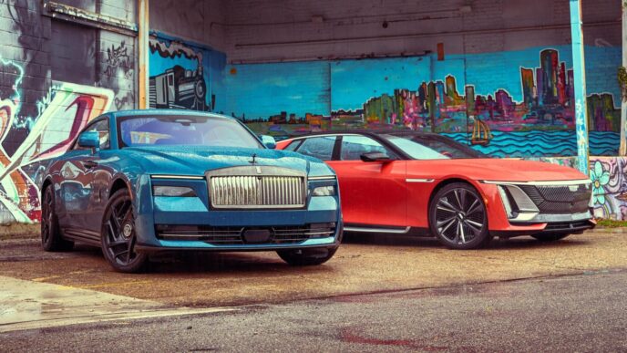 Rolls-Royce Black Badge Spectre против Cadillac Celestiq