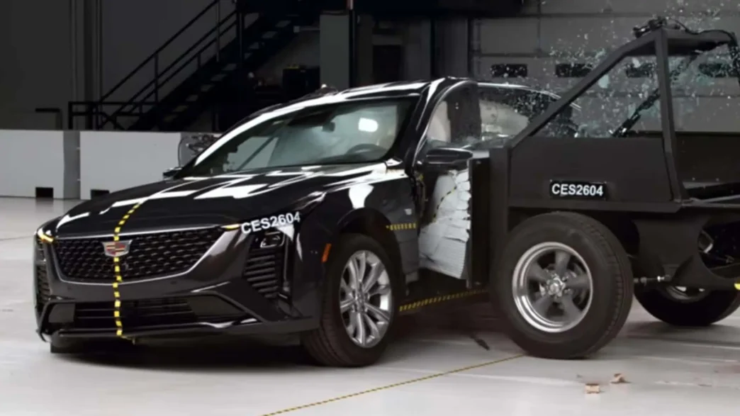 Cadillac CT5 краш-тест
